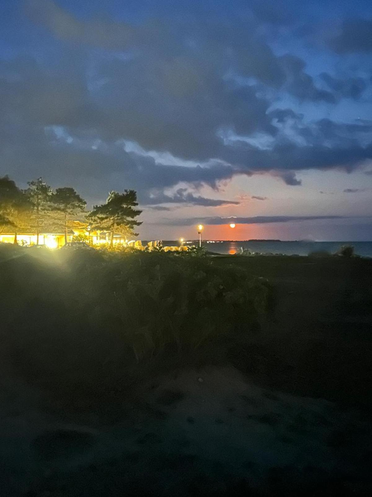 Wohnwagen Auf Dem Wulfenerhals Ca 150M Bis Zum Meer Fehmarn Luaran gambar