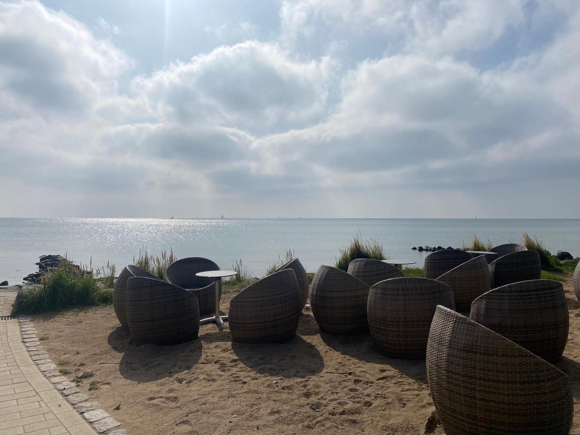 Wohnwagen Auf Dem Wulfenerhals Ca 150M Bis Zum Meer Fehmarn Luaran gambar